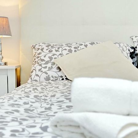 Bbhome Trastevere Station White Chic Apartment Róma Kültér fotó