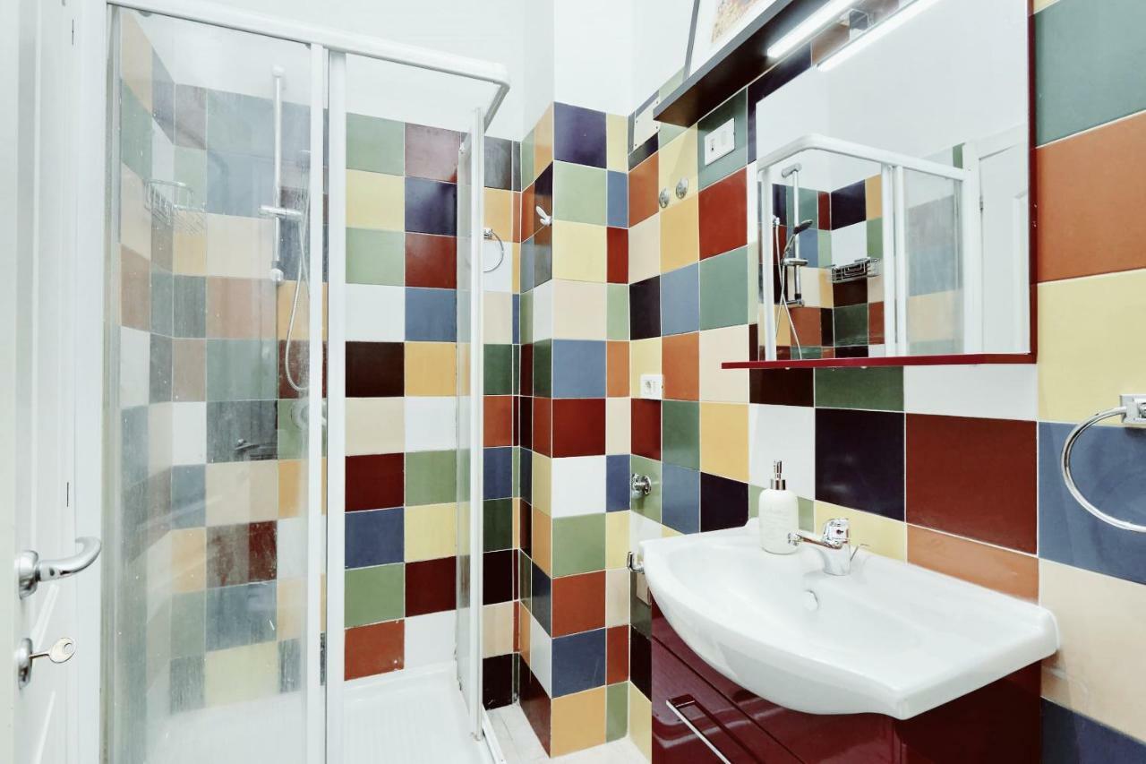 Bbhome Trastevere Station White Chic Apartment Róma Kültér fotó