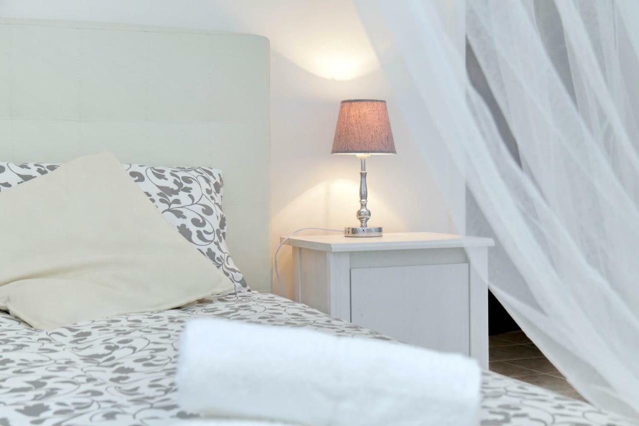 Bbhome Trastevere Station White Chic Apartment Róma Kültér fotó